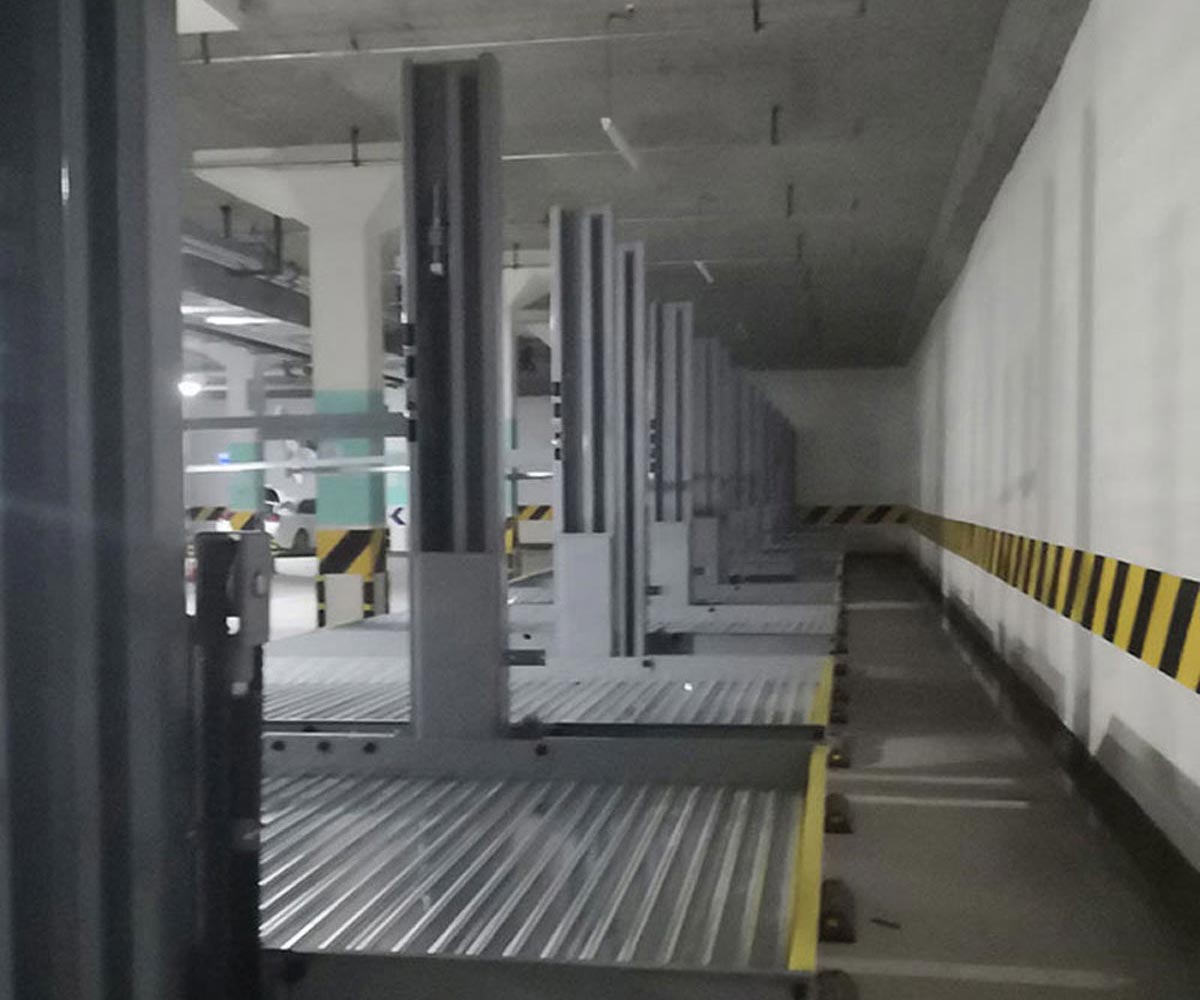 2層簡易升降類機械停車場短租.jpg